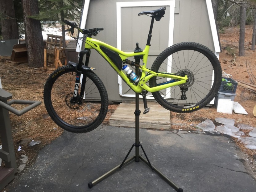 bike work stand - the clamp arm of the bike hand is fixed in position, centered...