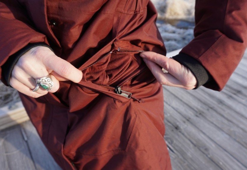 the north face arctic parka ii - a simple but appreciated feature, microfleece-lined pockets really...