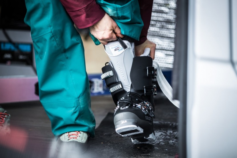 salomon x pro 100 for women - the salomon xpro 100's need to be warmed up before attempting to put...