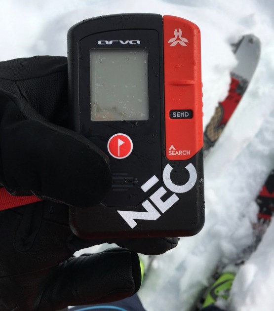 arva neo - the neo is a solid all-around beacon with a long range, fast...