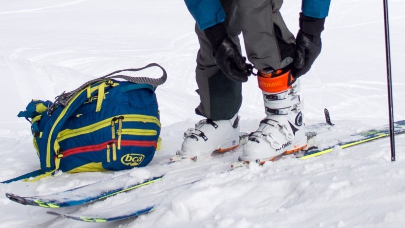 atomic hawx ultra xtd 120 - hybrid boots look and ski like alpine boots, and tour like your...
