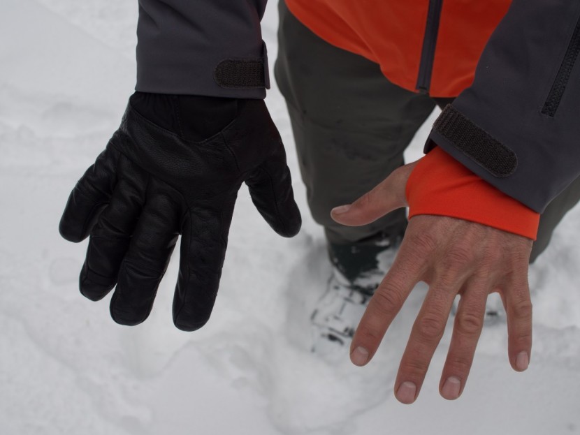 spyder leader - the leader jackets interior wrist gaiters and standard velcro cuffs...