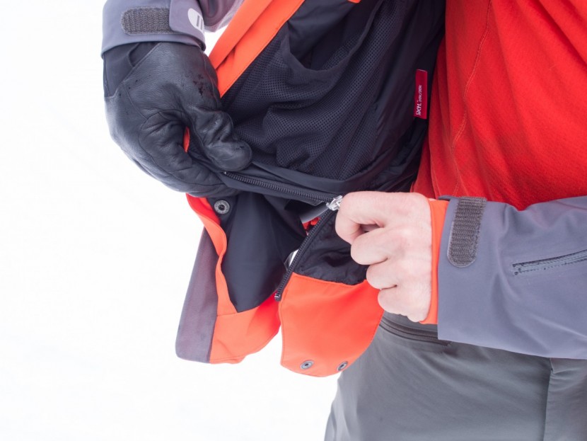 spyder leader - the standard, removable powder skirt of the spyder leader can be...