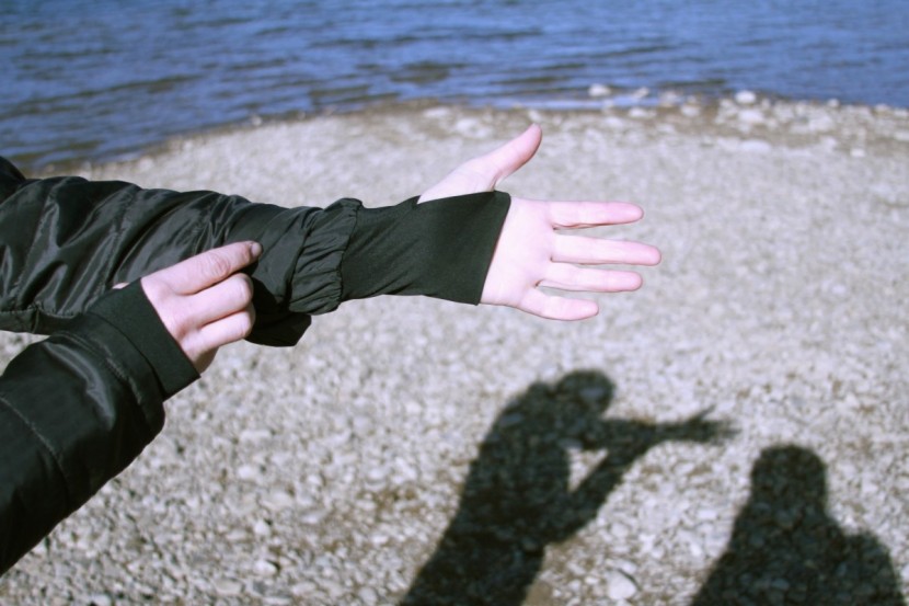 columbia mighty light hooded plush - the wrist gussets are elastic with a thumb hole that is super...