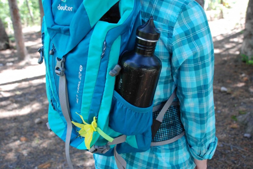 deuter act trail 22 - the worst water bottle holder we encountered in this review. it's so...