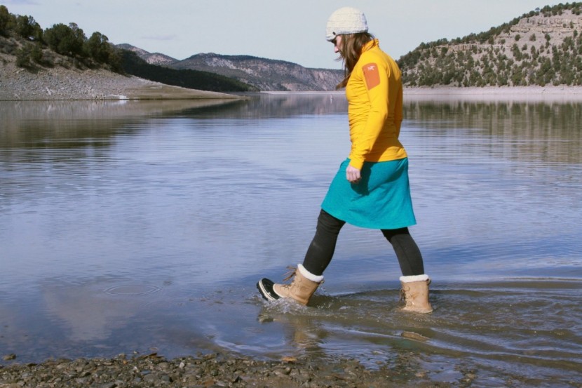 sorel caribou for women - here we take the caribou for a walk through the water to determine...
