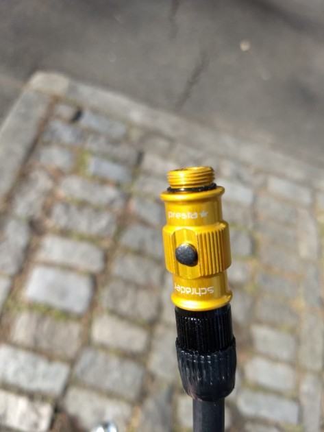 lezyne micro floor drive hv - the chuck design is very clever, with the exception of the poorly...