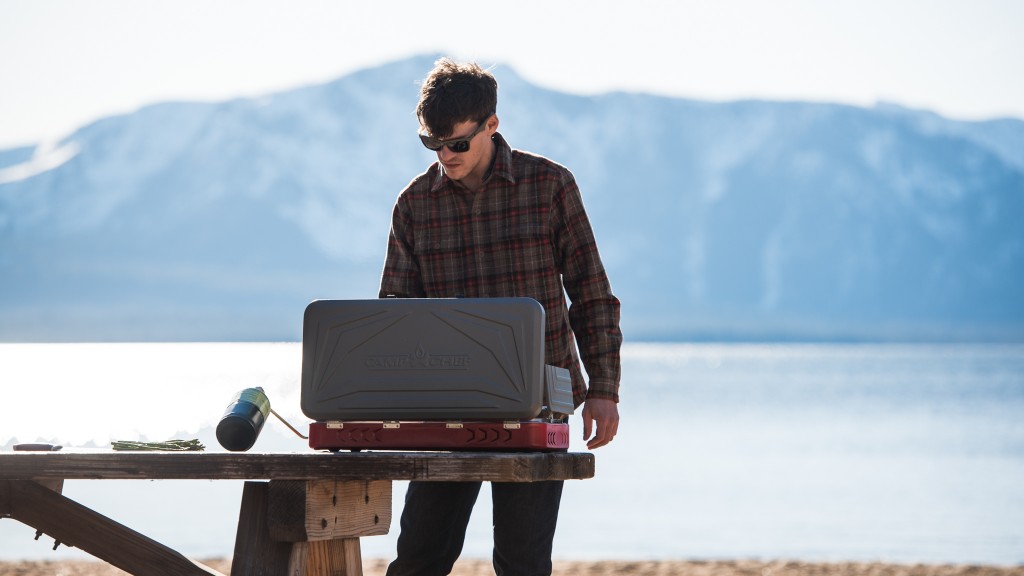 camp chef everest - beach cookouts are one of many appropriate scenarios for the everest...