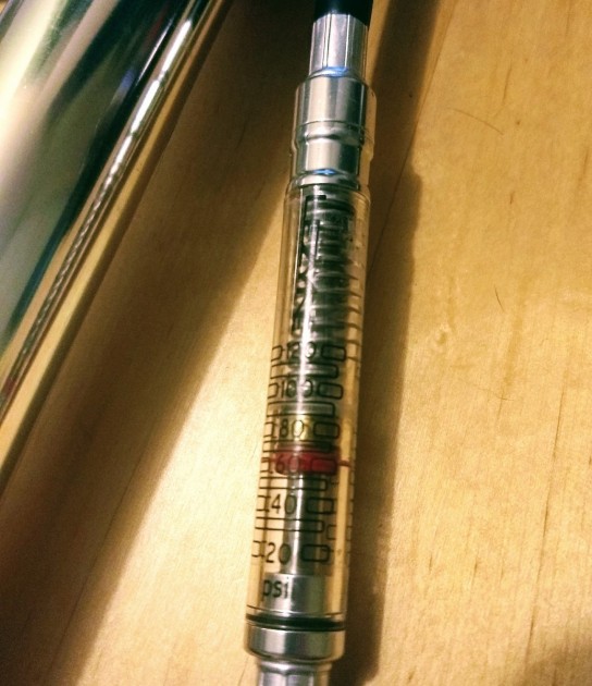 lezyne micro floor drive hv - the small gauge, built into the air hose, is a great idea in theory...