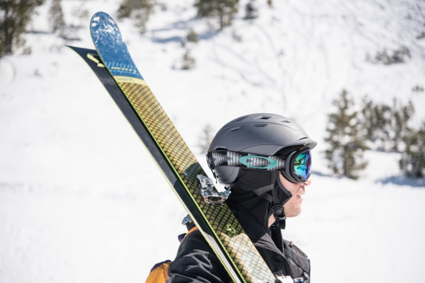 oakley a-frame 2.0 - while carrying your skis, you may appreciate the extra ventilation...