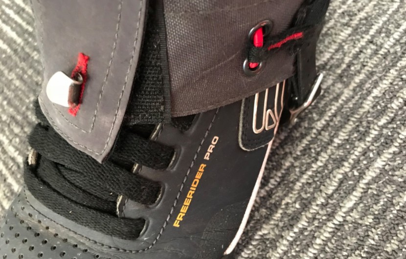 rei co-op alpine 3/4 - it's hard to match up the closure on the rei 3/4. it takes a few...