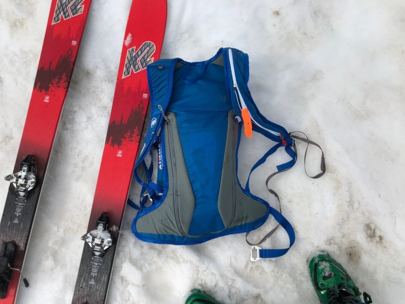 mammut ultralight removable 3.0 - a look at the "u" shaped zippered access panel. there's a removable...