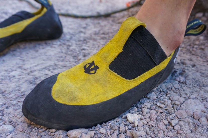 evolv addict - a new take on an old style. these shoes are easy to pull and off...