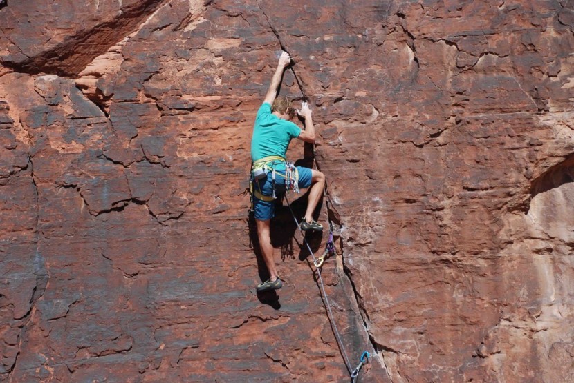 black diamond positron quickdraw - on a one-pitch mixed route it wasn't too heavy to bring along, but...