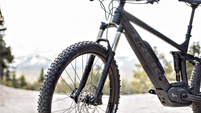 trek powerfly 7 fs plus - testers universally agreed that the fork spec'd on the powerfly...