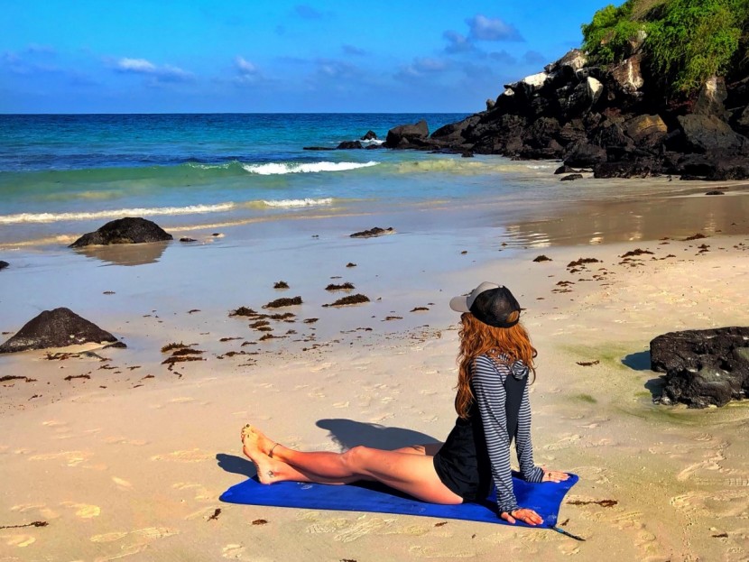 mountain hardwear butterlicious hoodie - we love this soft, stretchy sun shirt from mountain hardwear, and it...