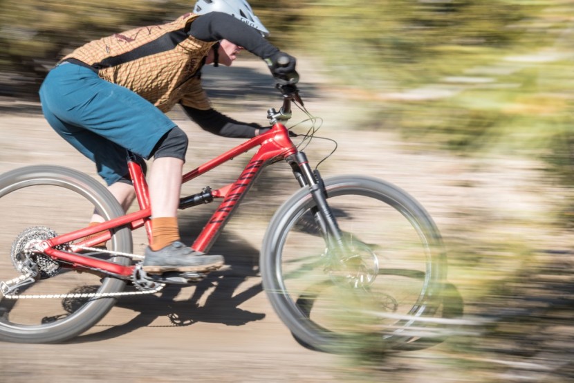 canyon spectral al 6.0 2018 - this bike is comfortable operating at speed.