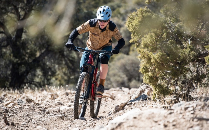 canyon spectral al 6.0 2018 - sram gx eagle makes for a light climbing gear.