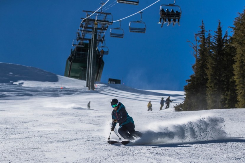 icelantic pioneer 96 - short carving turns on steep groomers with the icelantics under your...