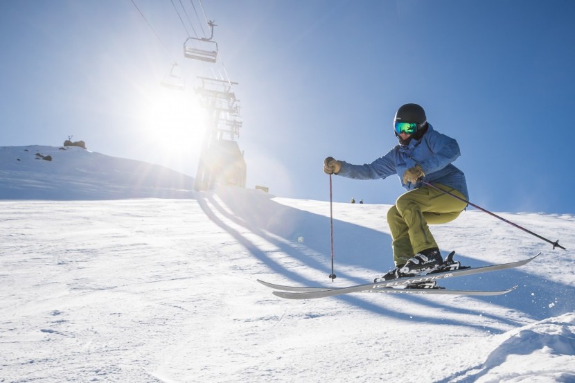 icelantic pioneer 96 - lesia playing around on the icelantic pioneer 96.