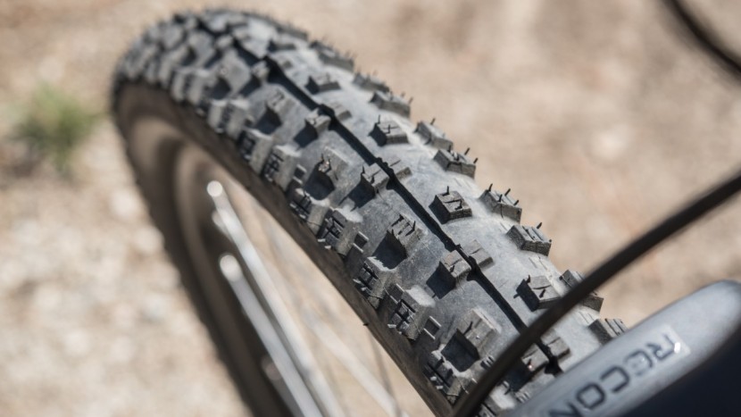 gt verb expert 2018 - narrower knobby nic tires and their round profile didn't do the verb...