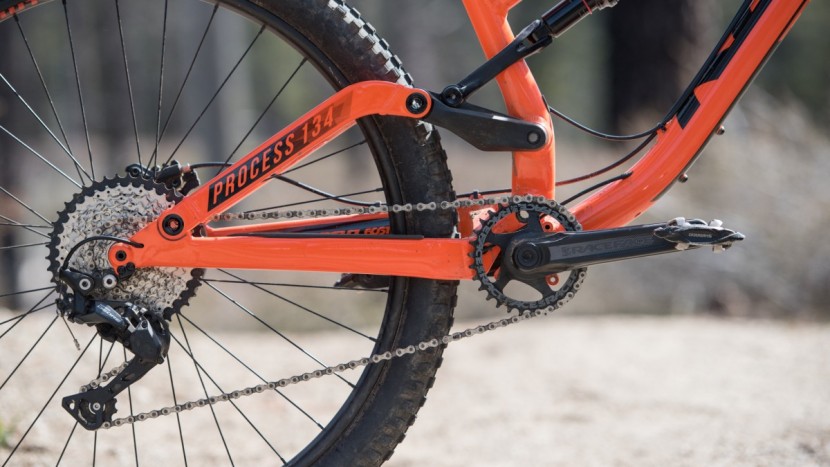 kona process 134 se 2018 - testers loved the stiff race face cranks, but weren't too impressed...