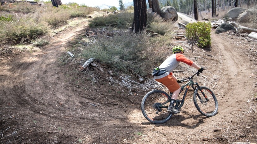 rocky mountain instinct alloy 50 2018 - working through fast corners is easy.