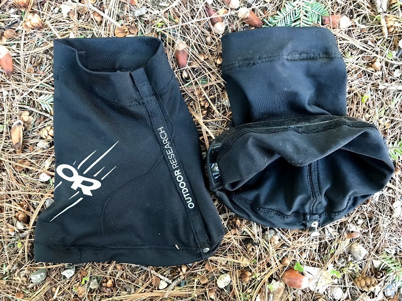 outdoor research surge - the rubberized heel strip is visible on the right gaiter. hem thread...