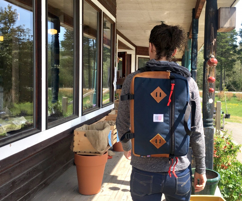 topo designs mountain briefcase - the mountain briefcase is a messenger bag first but transforms into...