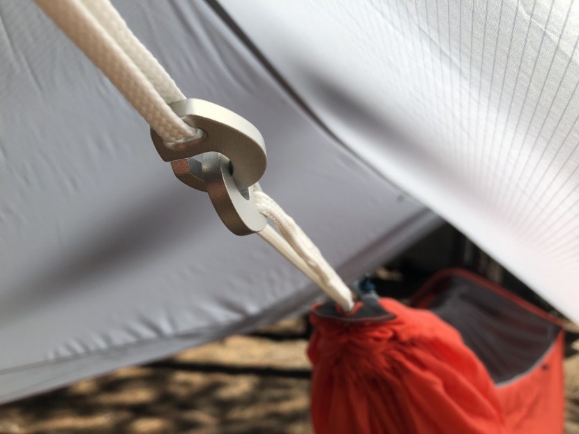 rei co-op flash air - the interlocking clips on the rei flash are easy to use and help...