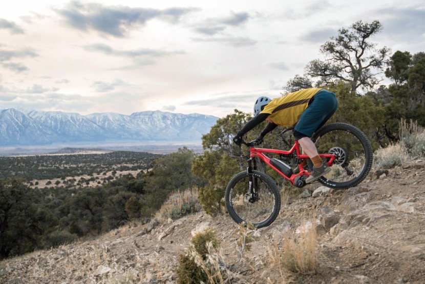 commencal meta power race 650b+ 2018 - the commencal likes to go fast and it's quite good at it too.