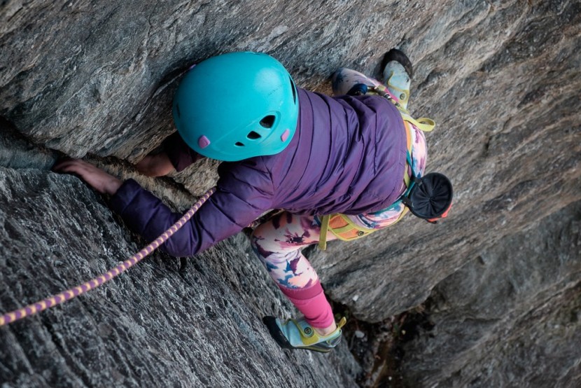 butora brava - stemming her way up the last corner pitch.