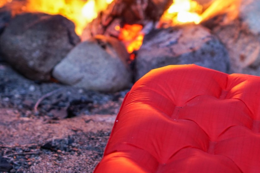 big agnes insulated axl air - this pad is insulated with primaloft silver and contains a mylar...