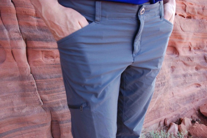 the hand pockets are shallow and you can't really fit your hands in...