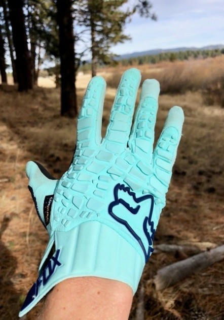 fox racing sidewinder for women - fox sidewinder is armored for great protection.