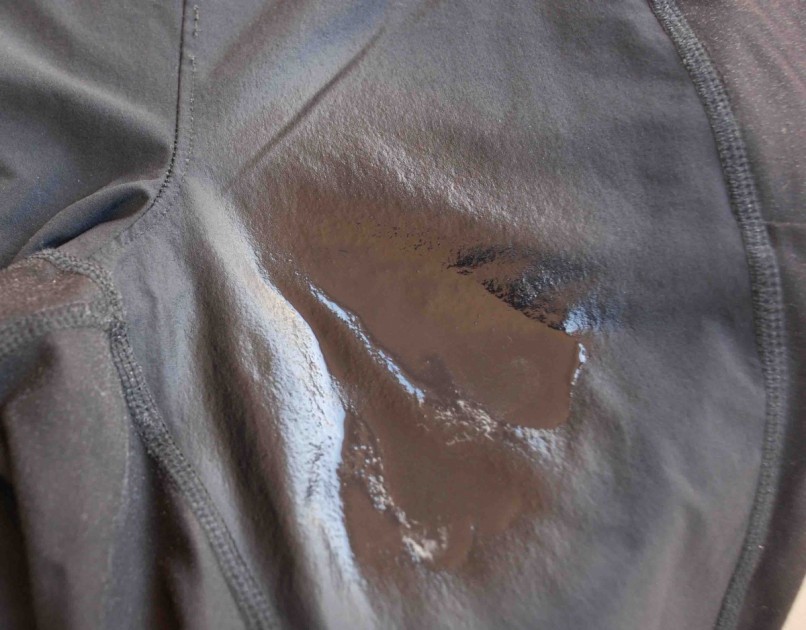 the north face progressor hybrid tights - water beads up on this material initially, but quickly saturates...