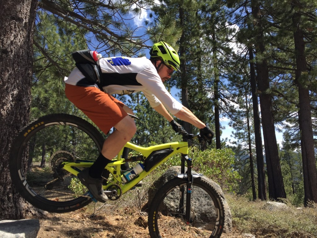 dakine syncline - the syncline shorts are comfortable and versatile, with a clean and...