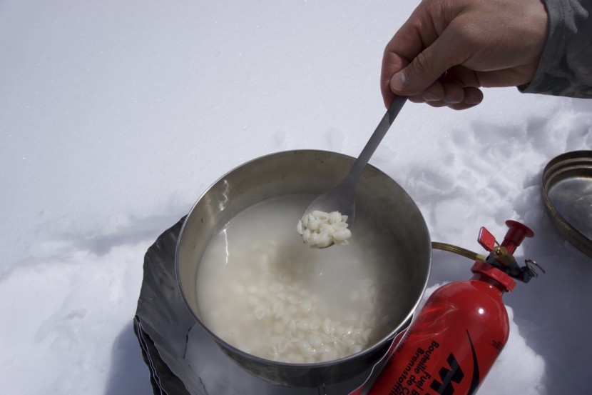 while it works well in standard sized pots and pans, the 6.5-inch...