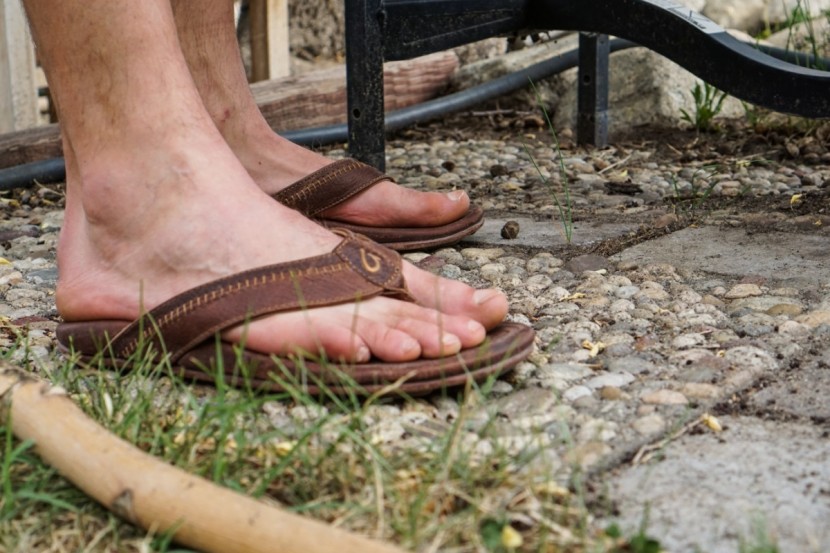 flip flops men - flip flops are a requirement for summer comfort.