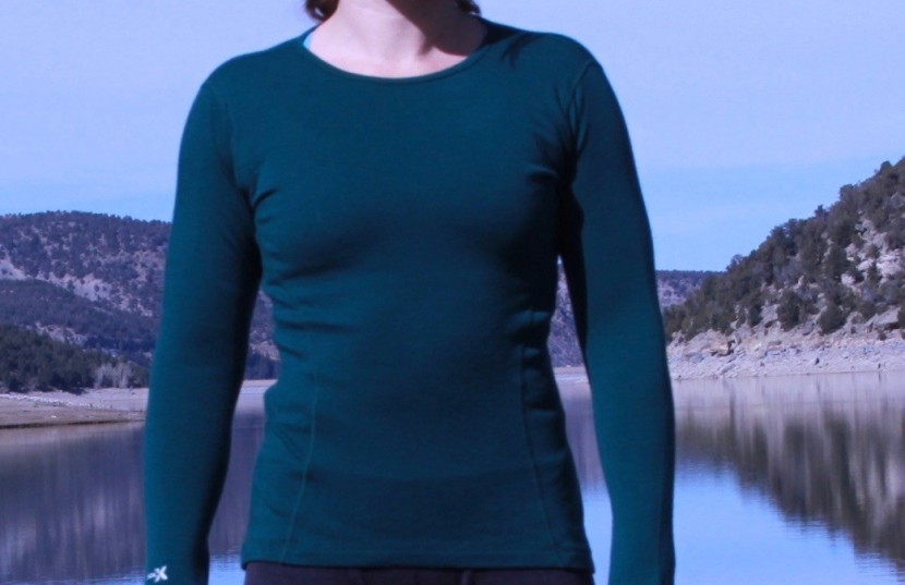 woolx hannah - a look at the fit of this basic merino wool base layer.