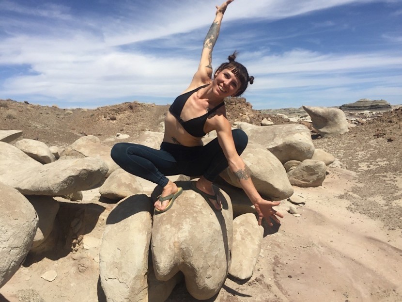 the north face base camp lite - great price, comfort, and traction? yes, please!