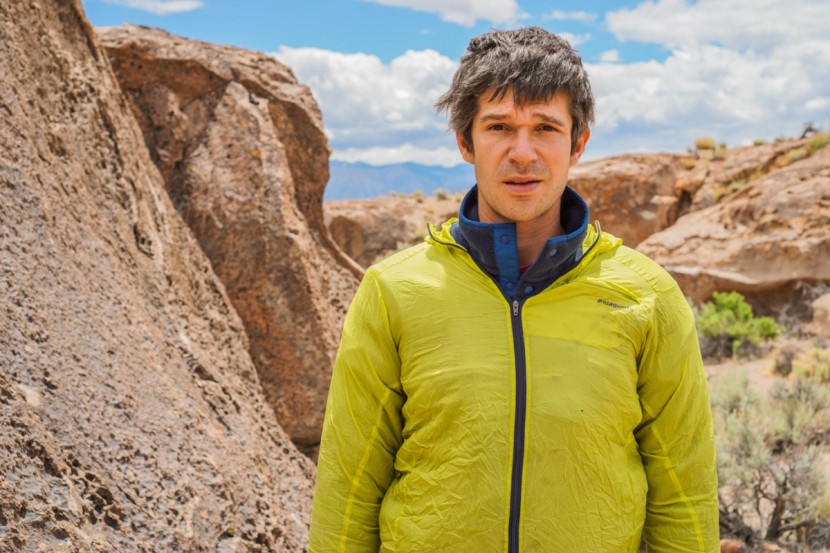 patagonia lightweight synchilla snap-t - this bulky pullover did not fit well underneath our tester's wind...