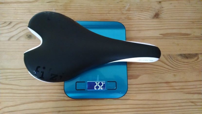 fizik aliante gamma kium - the aliante gamma kium comes in at a modest 252 g.