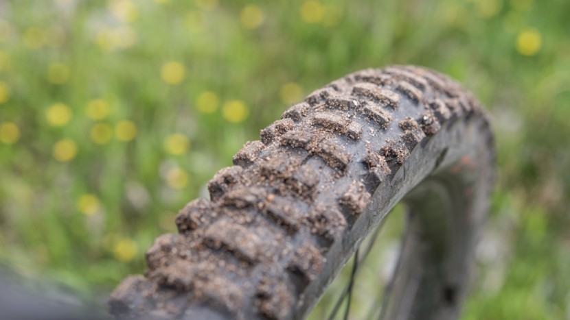 the 2.4-inch maxxis minion dhr ii is a reliable front tire.