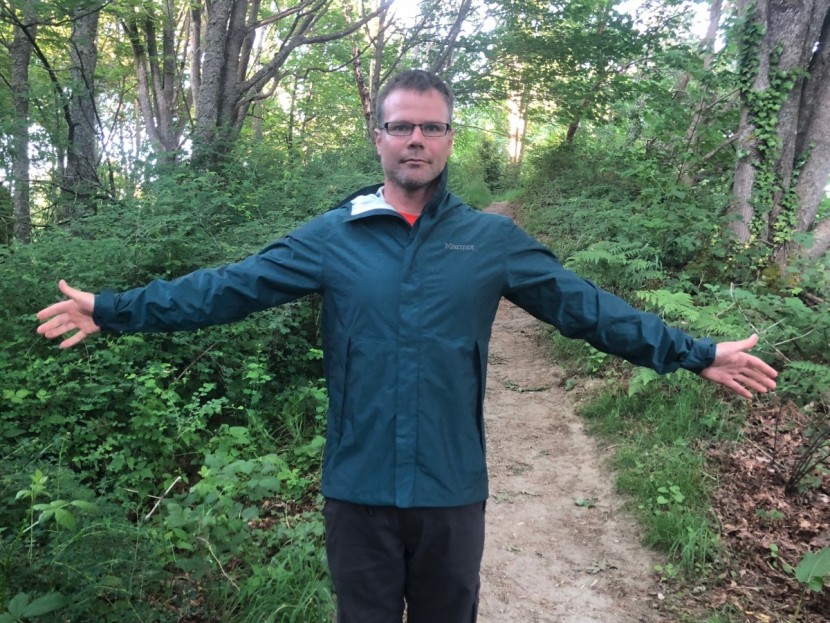 marmot phoenix - the phoenix is a solid all-around rain jacket. it's light and...