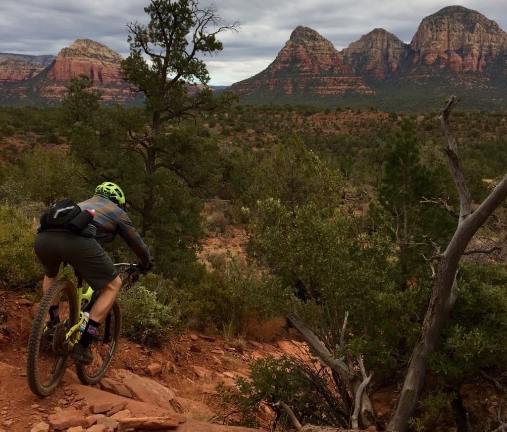 ergon sme3 comp - the sme3 comp's shape is optimized to allow the rider to get behind...