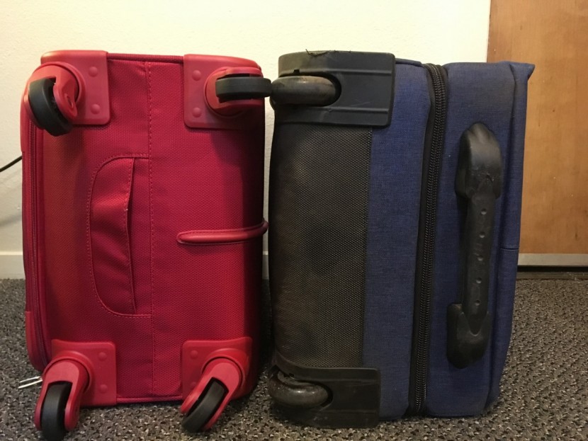 swissgear 7208 expandable liteweight spinner - smaller plastic wheels help keep this bag under seven pounds.