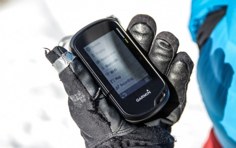 garmin oregon 700 - even in this bright light, it's easy for the tester to see the...