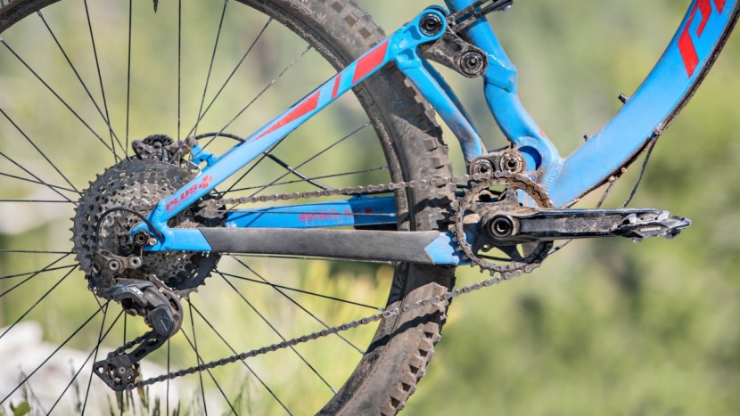 the shimano xt 1x11 drivetrain offers a nice gear range including a...