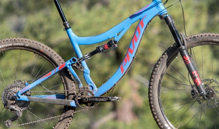 pivot switchblade aluminum race xt - the pivot switchblade frame.